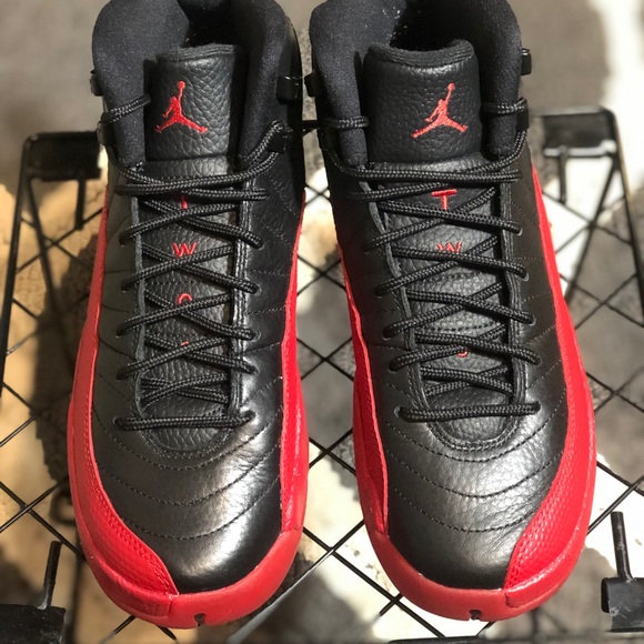 COPY - Jordan 12 Flu game - Picture 2 of 4